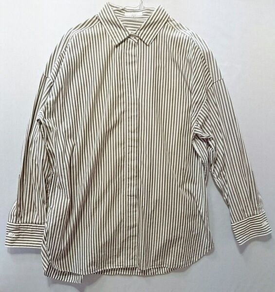 極美品【23区】カンクリーニ★洗練♪バックギャザーデザイン★ストライプシャツ 春 オンワード樫山 オフィス タック 秋 ブラウス