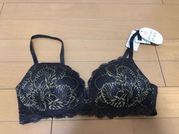 新品グンゼ、Tuche【トゥシェ】の【レースサイドすっきりワイヤレス】ブラジャー★C70★3080円→1080円即決★こげ茶色ブラ