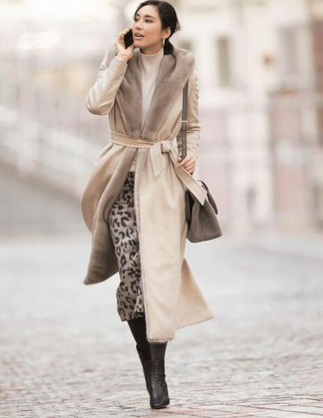 マックスマーラ MaxMara の カシミア100% 素材 サファイアミンク毛皮 リアルト RIALTO フード付き ベルテッド コート です。”11873