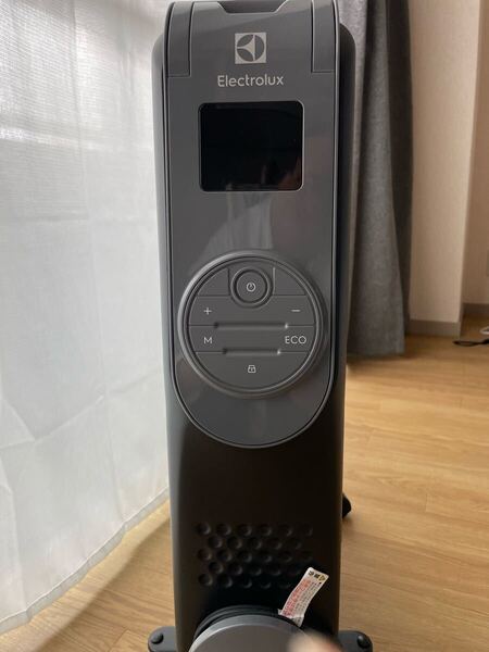オイルヒーター 暖房 Electrolux コンフォートヒート700 エレクトロラックス キャスター付 完動品 中古 1200W 8畳10畳 説明書付
