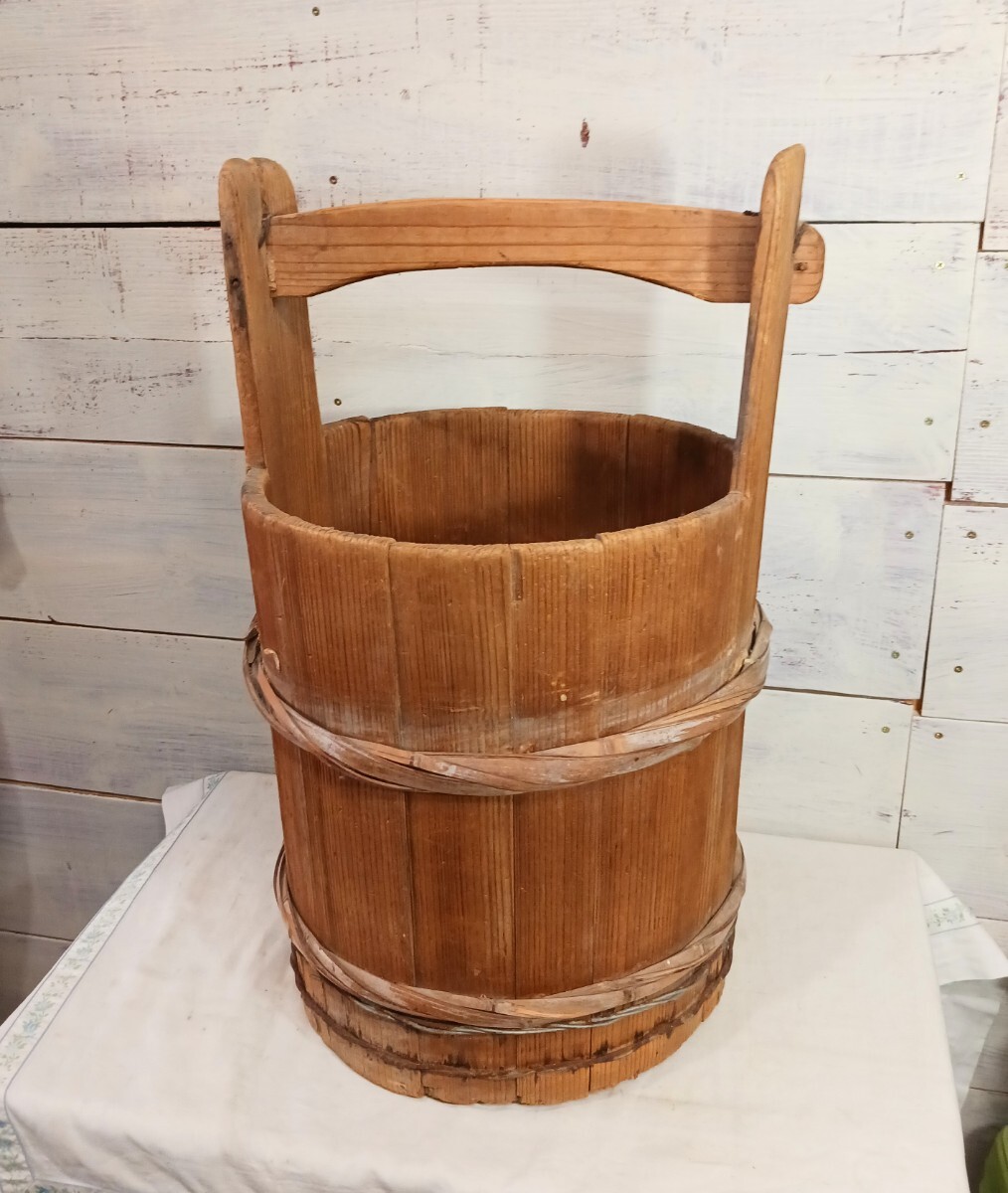 中古＞木製酒樽（当時モノ、古いバケツ、レトロ・・・ 押し切り