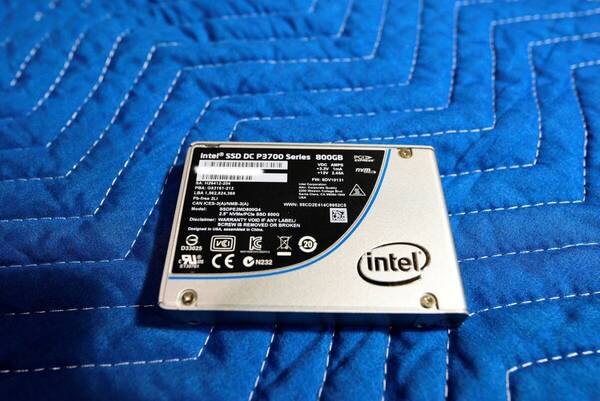 Intel DC P3700 NVEm U.2 2.5インチ 15mm SSD 800GB HET-MLC DWPD 25