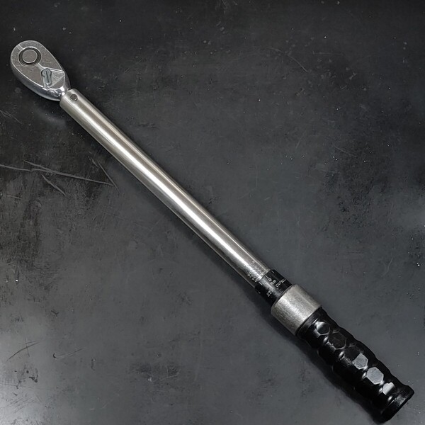 中古品 京都機械工具 KTC 12.7mm プレセット型 トルクレンチ CMPB2004 測定範囲40〜200N・m 未校正