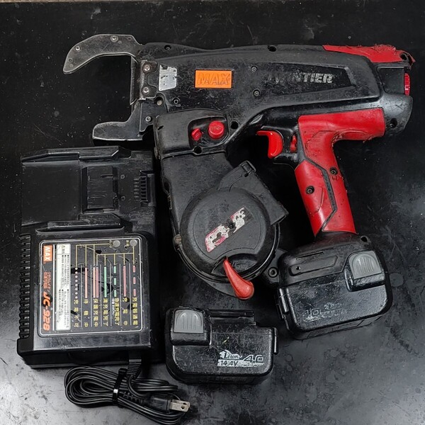 中古品 マックス MAX 14.4V 鉄筋結束機 ツインタイア RB-610T 動作確認済 バッテリ・充電器付 コードレス 充電式 リバータイア