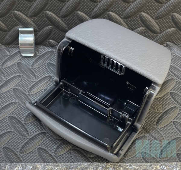 【新品未使用】 トヨタダイナ 日野デュトロ ドア灰皿アッシュ スプリング付き