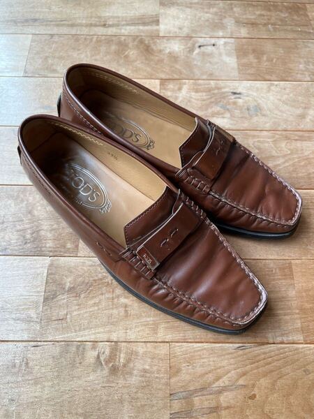 TOD'S トッズ ゴンミーニ ドライビングシューズ 37.5(24.5cm相当) ブラウン スムースレザー ローファー