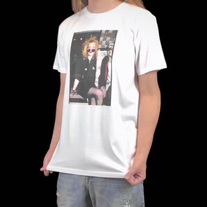 新品 シンディローパー サングラス 80s 洋楽 MTV グーニーズ トゥルーカラーズ グラミー賞 ポップアイコン Tシャツ ユニセックス Sサイズ