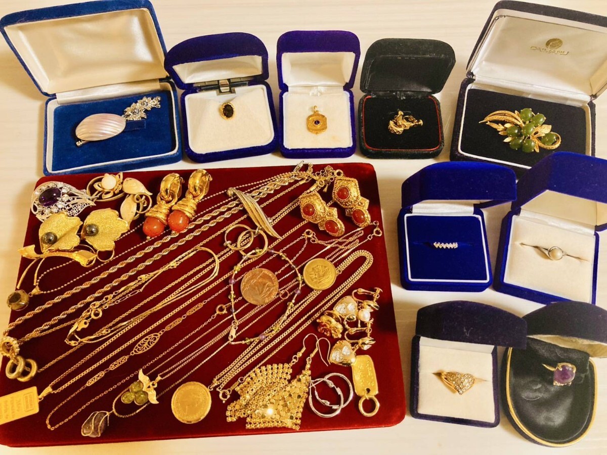 大量 アクセサリー 遺品整理品 まとめ売り 昭和レトロ ケース付き Yahoo!オークション -「整理品 まとめ」の落札相場・落札価格