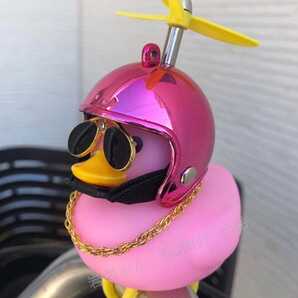 厳選品質 実物写真 ピンクアヒル隊長 自転車 自動車 バイクに【ピカピンク】ヘルメット