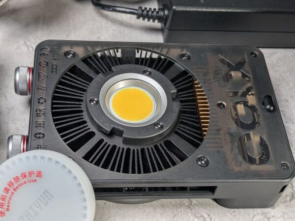 ZHIYUN MOLUS X100 LEDビデオライト 100W 撮影ライト 2700K-6500K バッテリー付き