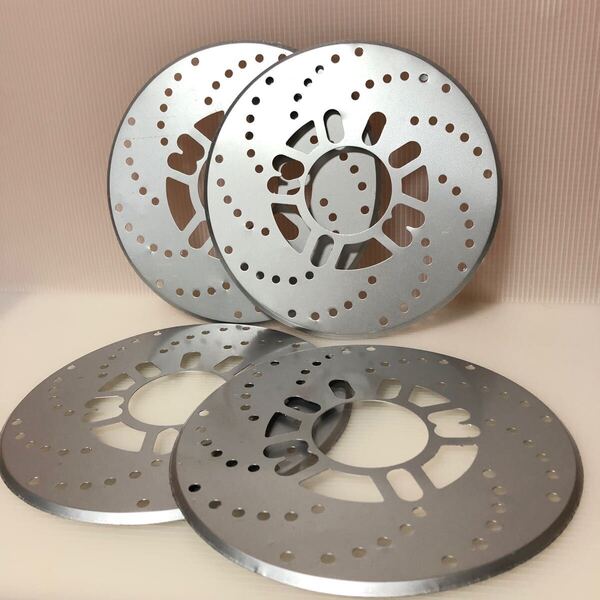 シルバー4枚 ディスクブレーキ風 ドラムブレーキカバー ブレーキカバー ホイールカバー ブレーキローター カバー 汎用 カスタム