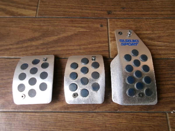 スイフト ZC11S スズキスポーツ ペダルカバー MT用