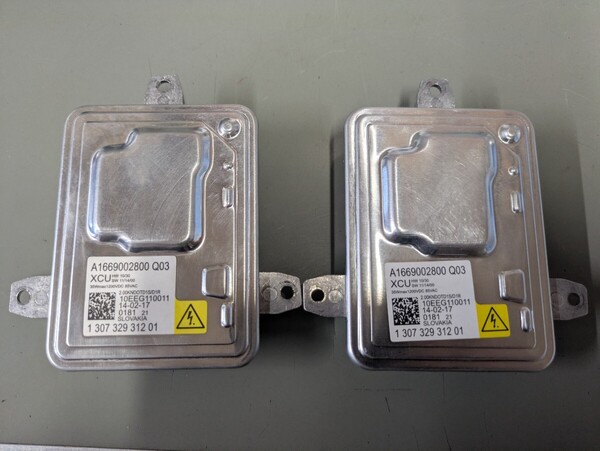 BMW HID バラスト キセノン F10 F15 F16 F30 F32 F33 F34 F36 130732946100 63117356250 63117317408 ほぼ未使用品になります。