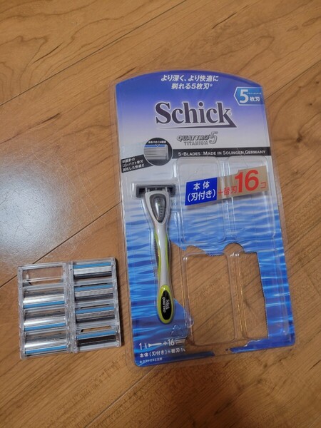 シック Schick クアトロ5チタニウム 5枚刃 替刃合計8個