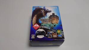 18 CAPCOM Wii モンスターハンター3(トライ) クラシックコントローラPRO【クロ】パック