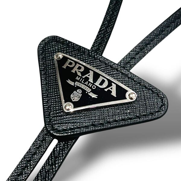 未使用 格安スタート 売り切り PRADA プラダ ループタイ ネクタイ 三角ロゴ ユニセックス レザー ブラック