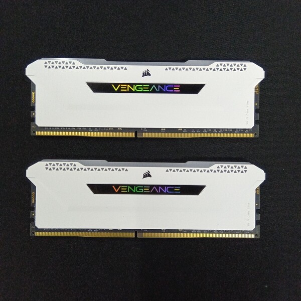 メモリ RAM 16GB CORSAIR DDR4-3600