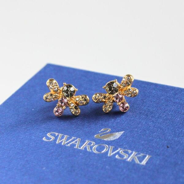 スワロフスキー ビー 蜂 スタッドクリスタルピアス
