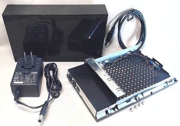 Lacie HDDケースのみ USB2.0接続 LCH-DB2TUTVS ジャンク品 ≪送料無料≫ HDDはありません ACアダプタ WA-24E12 USBケーブル付き ラシー