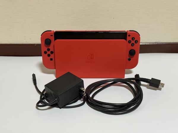 【使用時間わずか、本体美品!】任天堂Switch本体有機ELモデル マリオレッド