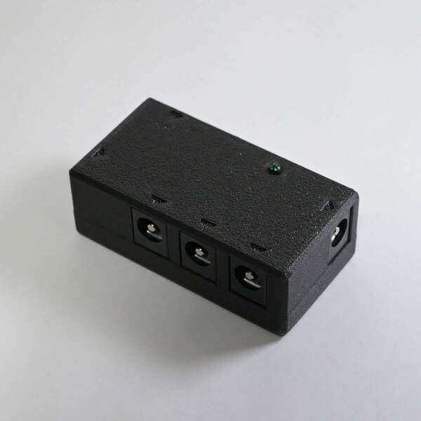【パワーサプライ】2IN 4OUT コンパクトDC分配器 DD-24【G-E-R.tech】