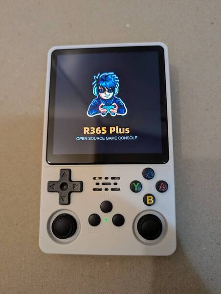 【中古】R36S PLUS ホワイト TFカード64GB付 4インチ液晶