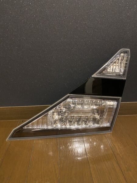 美品★使用歴短★ 20 後期 ヴェルファイア 純正 テール 右 ガーニッシュ 側 点灯確認済み 送料無料!
