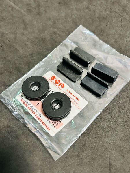 GSX400E ザリ サイドカバー 取り付け ゴム 純正新品 6点 GSX250E ザリ GSX450E ザリ クッションゴム アルフィンカバー スズキ