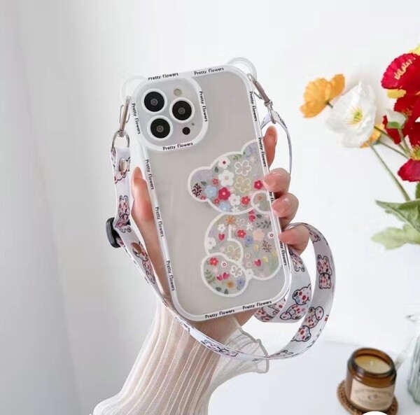 可愛いクマさん Iphone14pro ケース付き スマホショルダー ストラップ