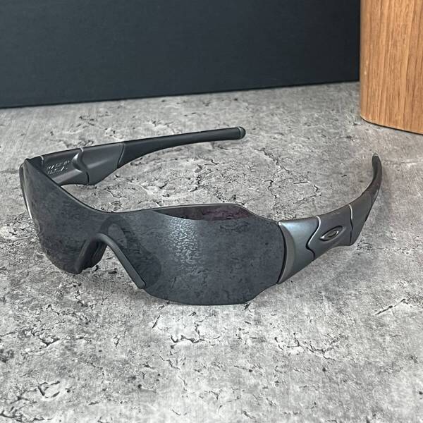 ◆OAKLEY オークリー 希少モデル ZERO ゼロ ダークグレイ スポーツサングラス 超軽量 USA製 アメリカ製 ウイング