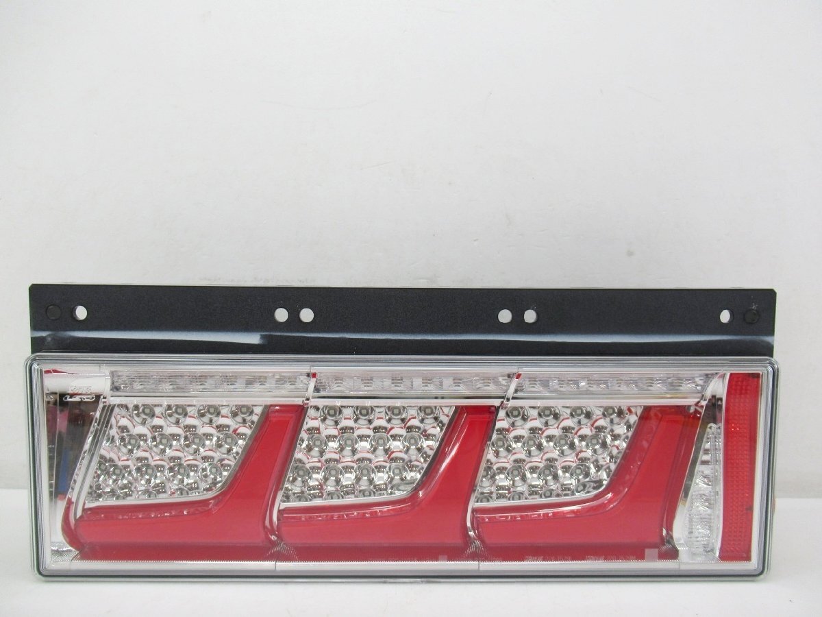中古 小糸 KOITO 3連LEDテールランプ 2025年最新】Yahoo!オークション -小糸 led 3連の中古品・新品