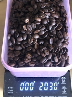 こだわりコーヒー豆 B級品 歩留品・焙煎ムラ・欠点豆・余剰品 310g 自家焙煎珈琲 200g(中煎り〜中深煎り)+110g(深煎り)