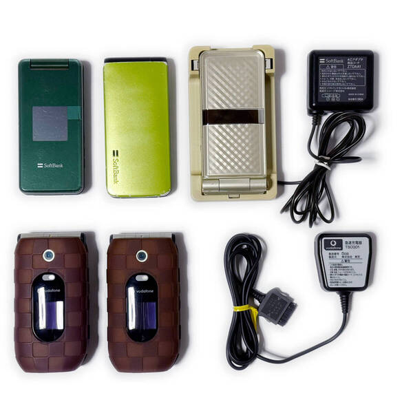 ガラケー5台&充電器《折りたたみ式携帯電話 ソフトバンク ボーダフォン 中古》