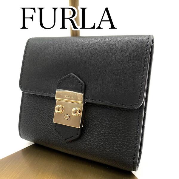 新品・未使用 FURLA フルラ ブラック 三つ折り財布 コンパクトウォレット レザー GD金具 ゴールドロゴ