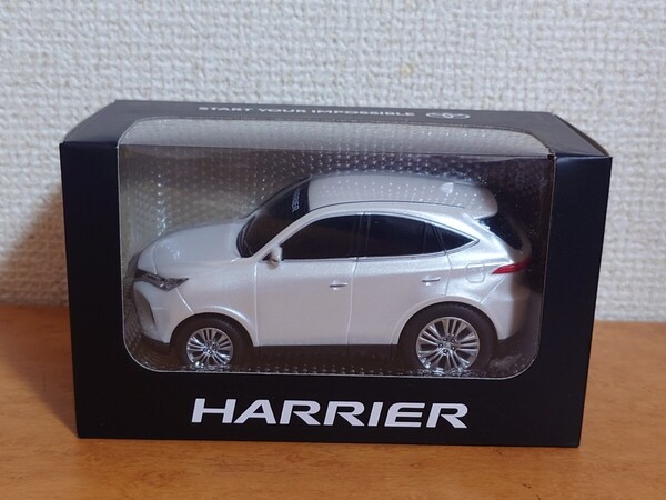 トヨタ ハリアー 非売品 プルバックカー ミニカー ホワイト