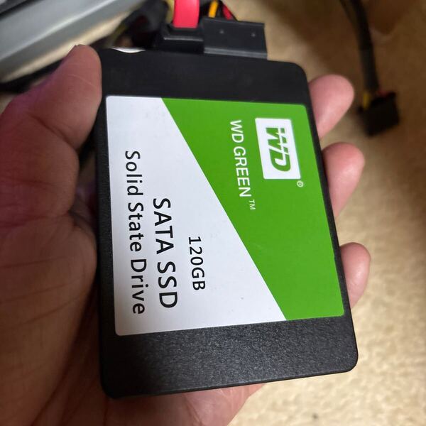 ウェスタンデジタル wd green SSD 120G SATA3 動作確認済 2.5インチ