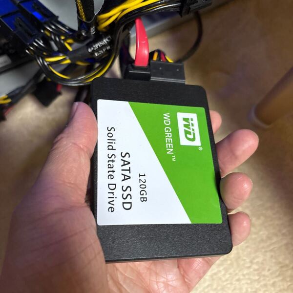 ウェスタンデジタル wd green SSD 120G SATA3 動作確認済 2.5インチ