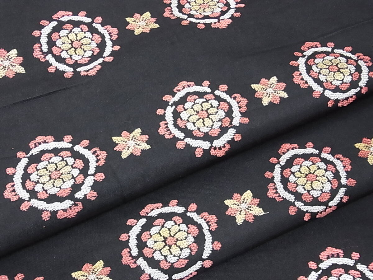 名古屋帯 唐織の金彩 花唐草 九寸 正絹 AO-3680 名古屋帯 花唐草 金彩の美しい織出し 九寸 正絹 着物 RO-3475x