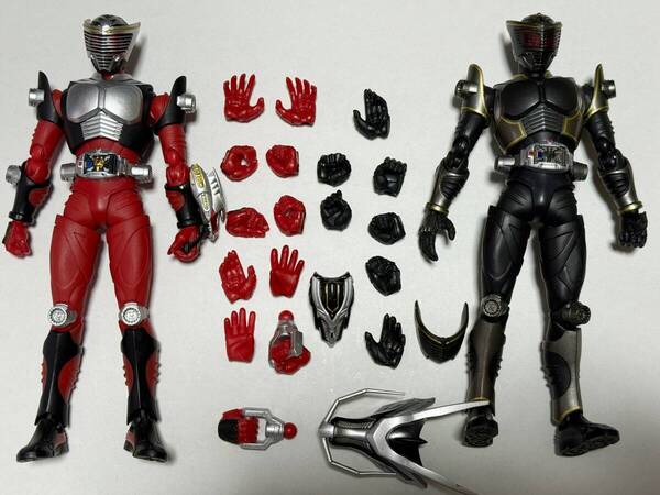 現状品 S.H.Figuarts 仮面ライダー龍騎&仮面ライダーリュウガ / フィギュアーツ プレミアムバンダイ 東映