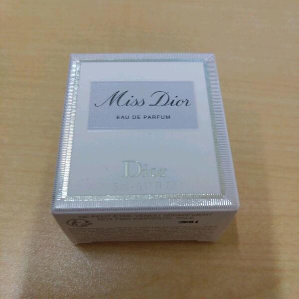 【新品】ミス ディオール オードゥ パルファン 5ml 試供品 香水 ミニチュア DIOR Miss Dior 持ち運び クリスチャン ミニサイズ