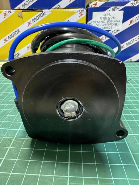 マーキュリー225HP, 250HP 船外機用 チルトトリムモーター 8M0031551