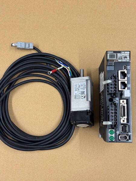 OMRON サーボアンプ R88D-KN01L-ECTとサーボモーターR88MーK10030Lセット品 中古・美品 ①
