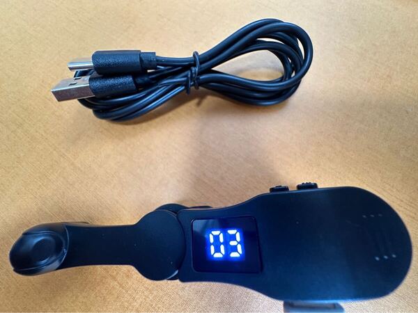「USB給電式」スマホ連打機 自動タップ機 無音 バッテリーなし クリップ式 簡単 108種類のタップ速度 180度回転可能 オートクリッカー