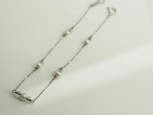 4℃ ヨンドシー 可愛い天然パールクリスタルブレスレット K10WG 17cm