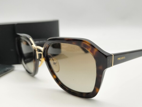PRADA プラダ サングラス ロゴ SPR25R ケース付き 送料無料