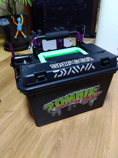 タナハシ製作所タックルボックス 1612限定カラー ゾンビパープル 中古美品 エソアトラウト用 送料込み