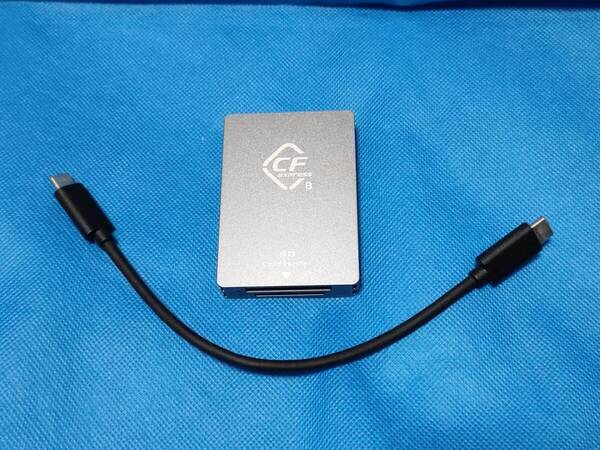CFexpress Type B SD カードリーダー デュアルスロット USB-C−USB-C ケーブル付き