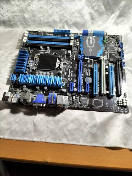 ★ASUS P8Z77-V LGA1155 Z77 ATXマザー●マザーボード