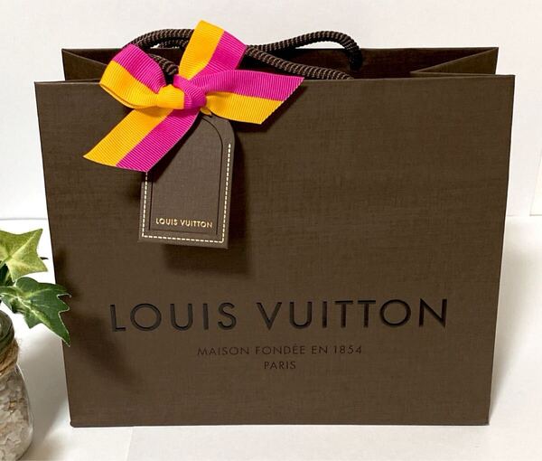 ルイヴィトン「LOUIS VUITTON」ショッパー 旧型 ネームタグ付き (4864) 紙袋 ショップ袋 ブランド紙袋 小物箱サイズ 折らずに配送
