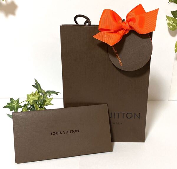 ルイヴィトン「LOUIS VUITTON」ショッパー 旧型 メッセージカード付き (4897) 紙袋 ショップ袋 ブランド紙袋 長財布箱サイズ 折らずに配送